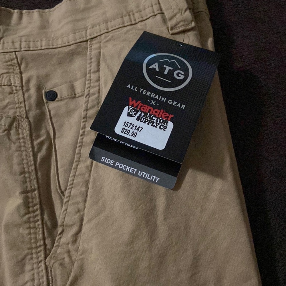 Kaki shorts for men